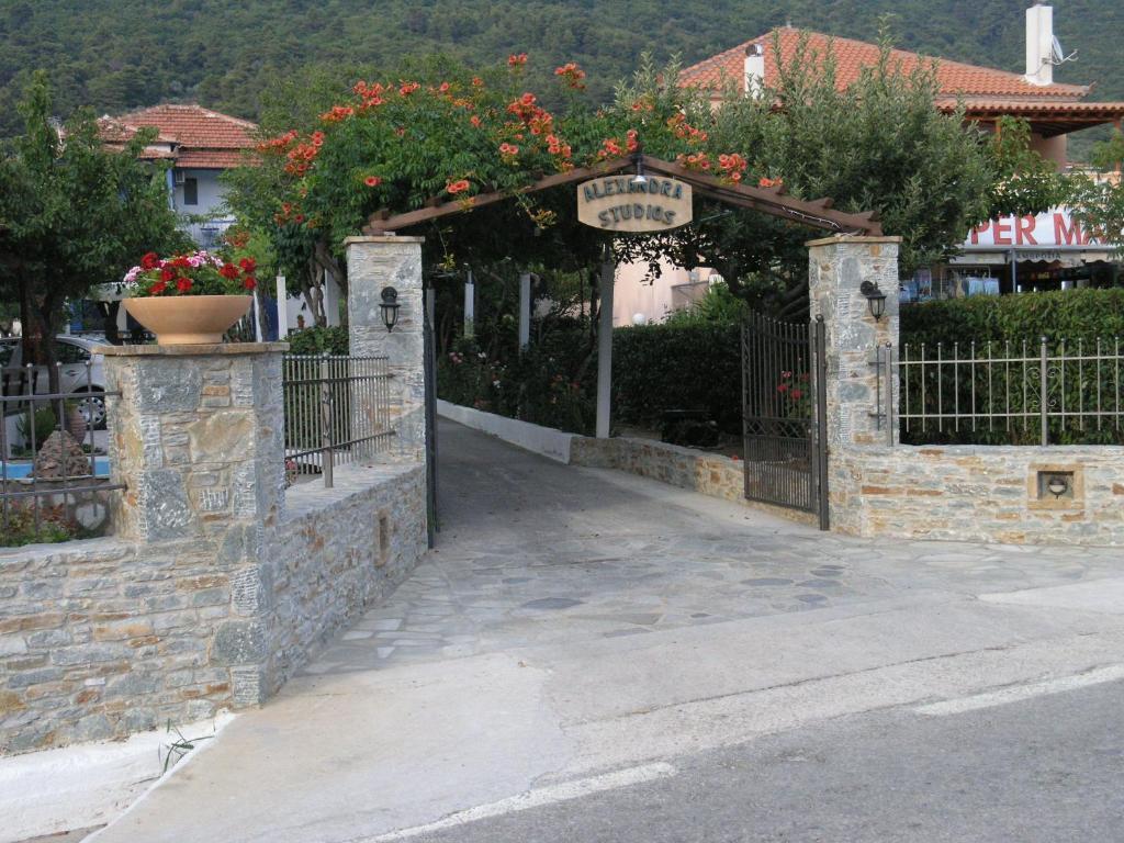 Alexandra Studios Stafylos Exterior foto